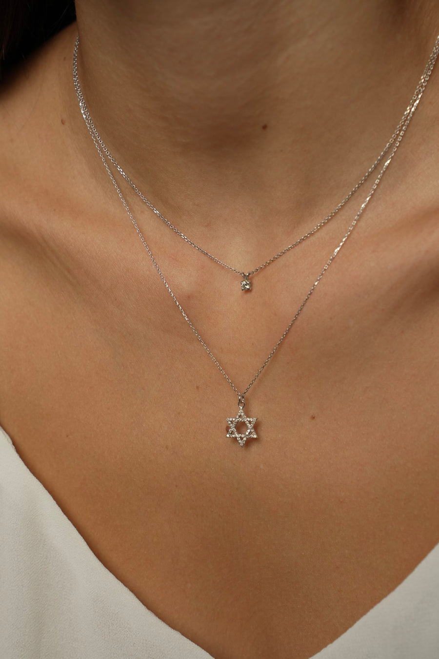 RONI NECKLACE, Styled