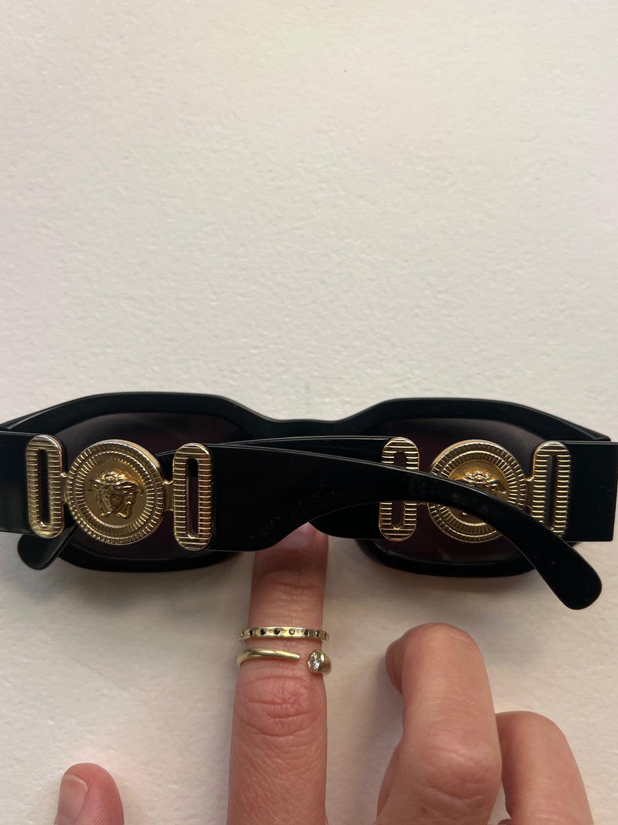 CIRCA RING + SHELLY BLACK DIAMOND RING, Styled
