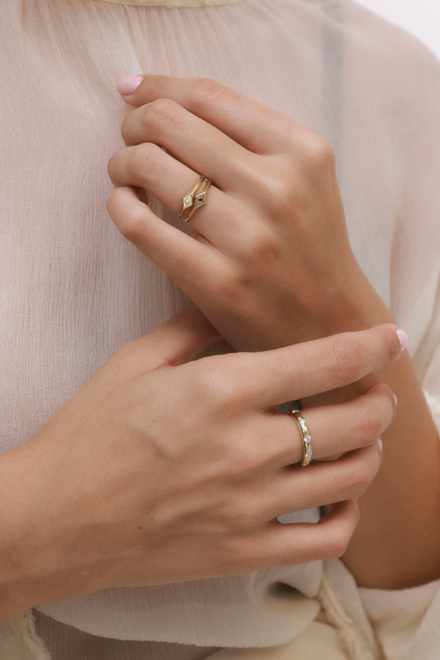 ELARA RING, Styled