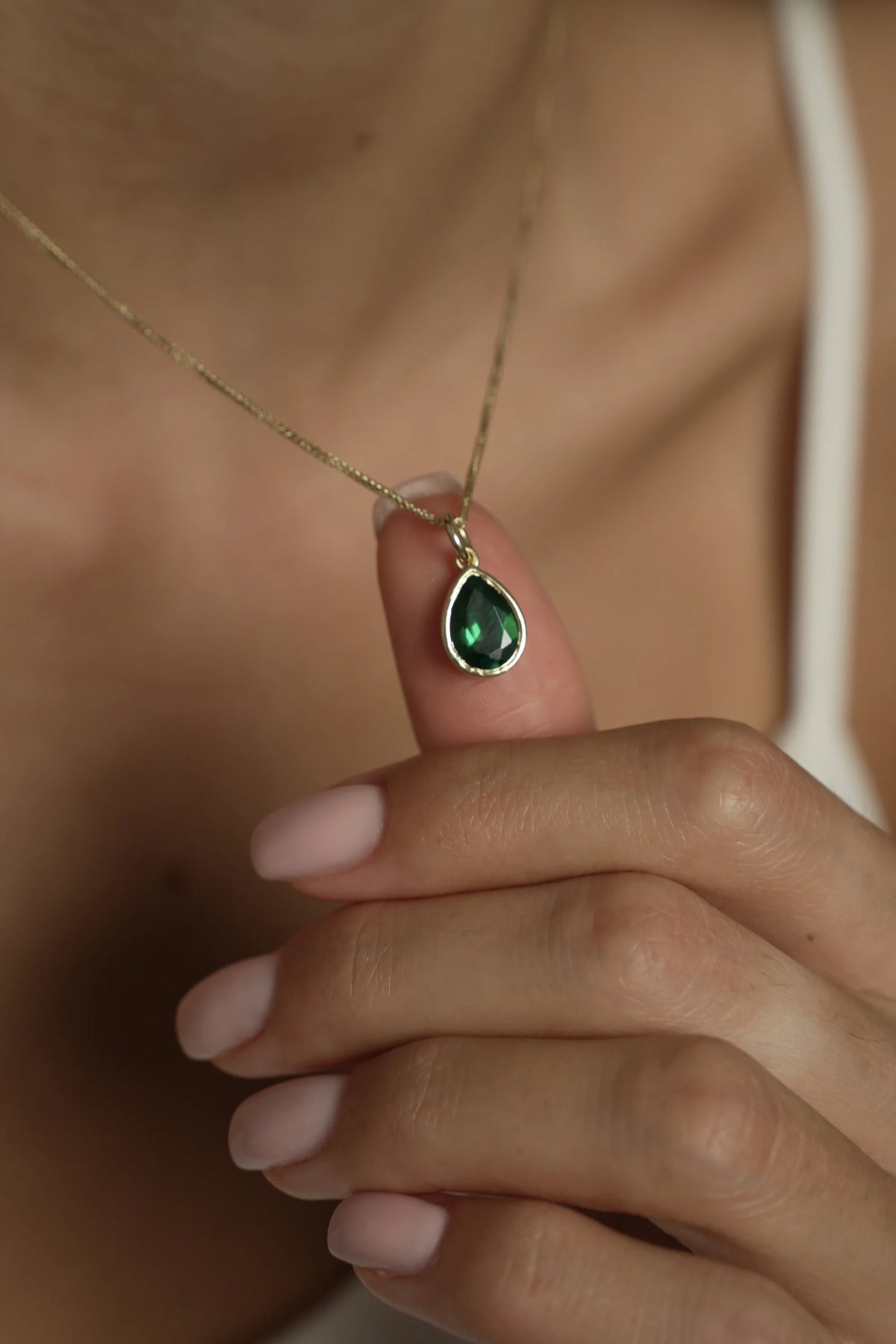 VIOLET NECKLACE