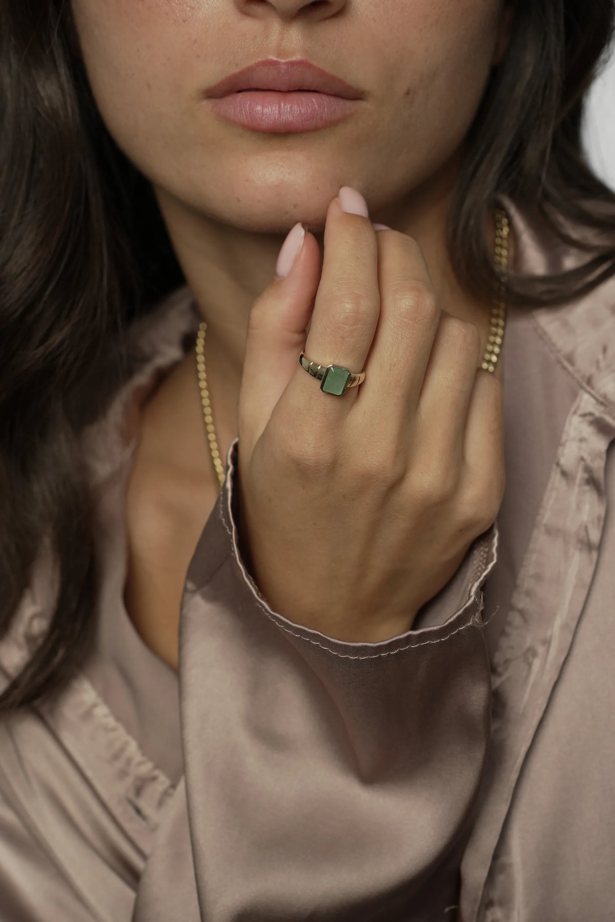 AMOR NATURAL EMERALD RING