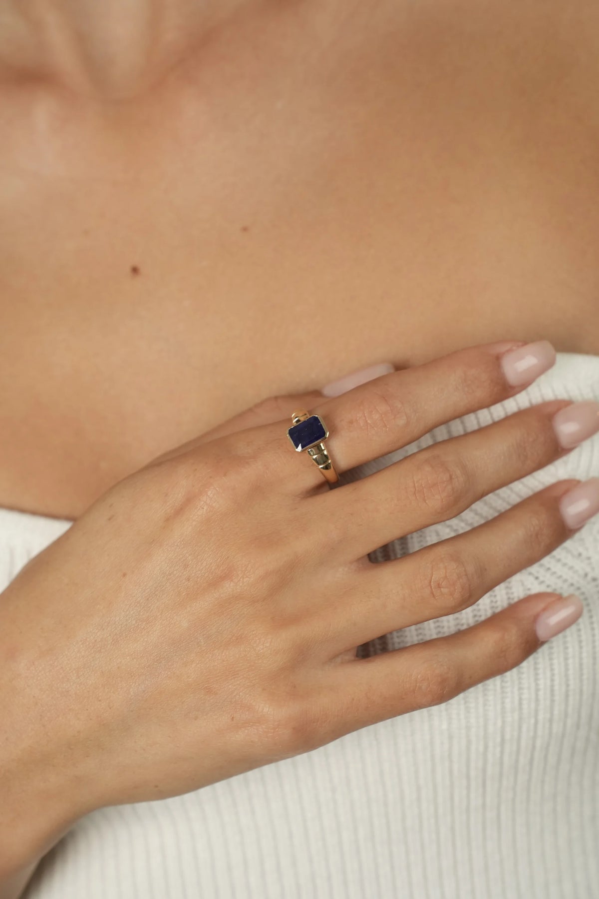 AMOR SAPPHIRE RING
