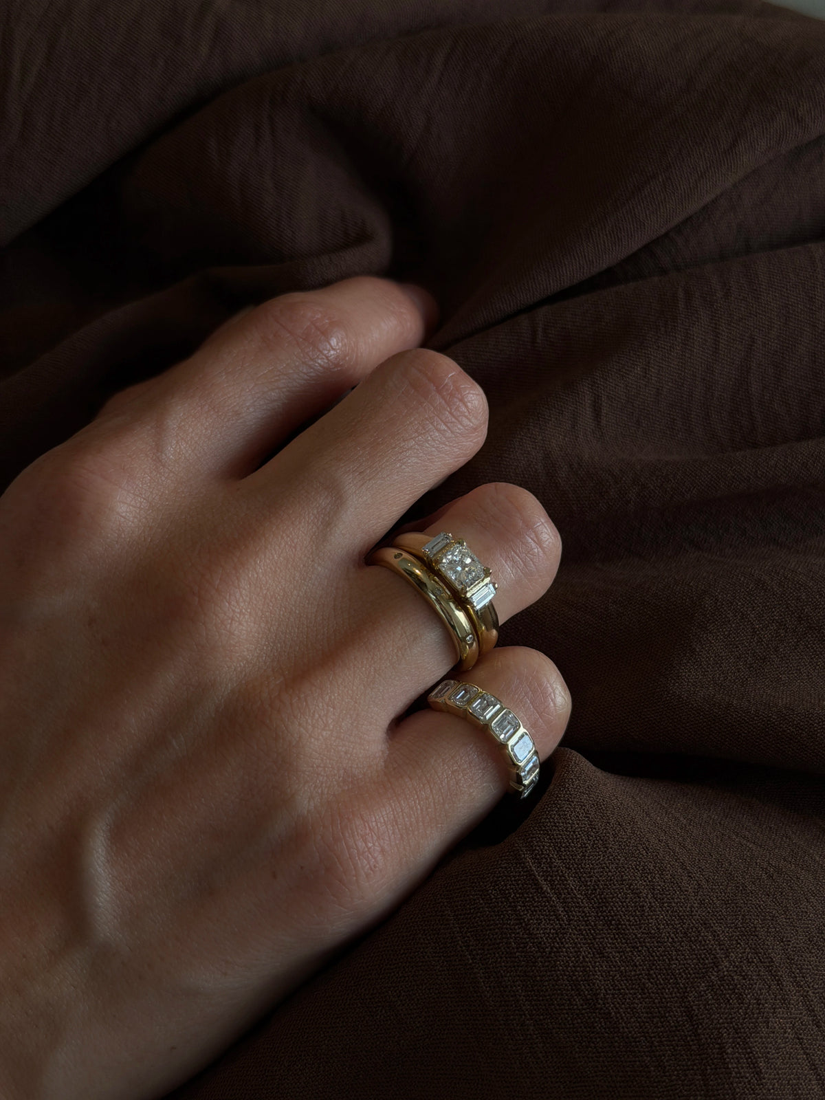 EMERALD ECHO RING