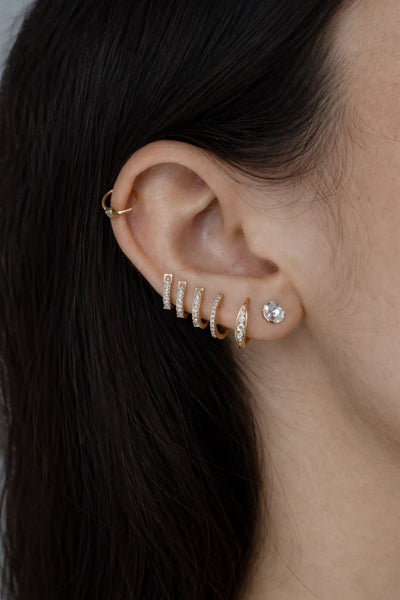 HALF BEZEL OVAL EARRINGS