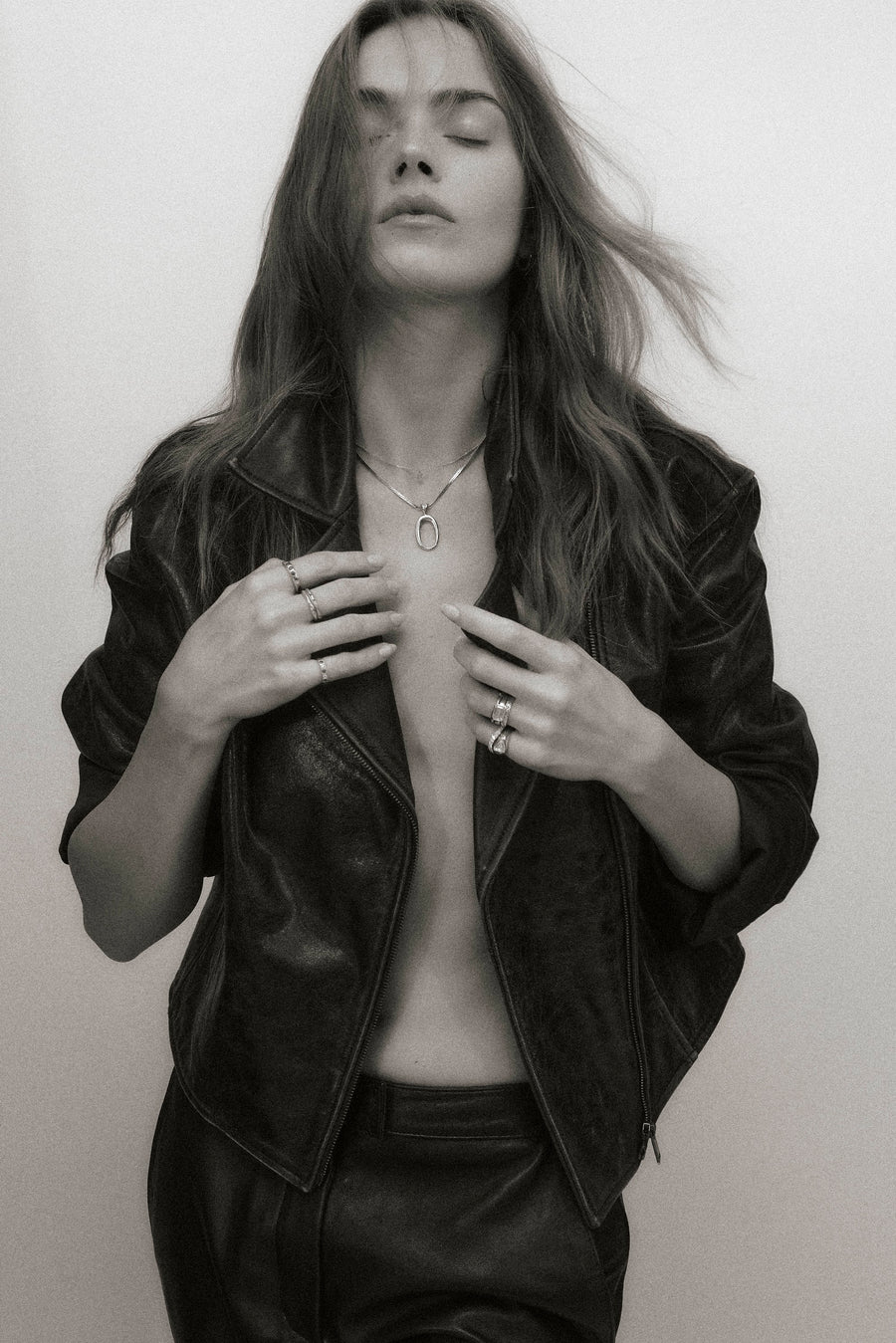 ARIELLA NECKLACE, Styled