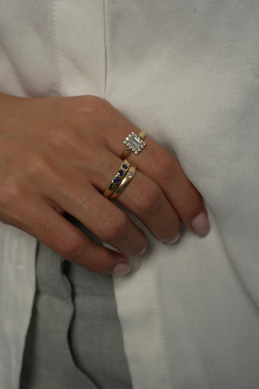 GAYA SAPPHIRE RING, Styled