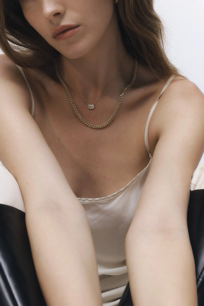 CURB CHAIN NECKLACE