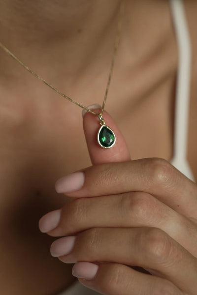 VIOLET NECKLACE