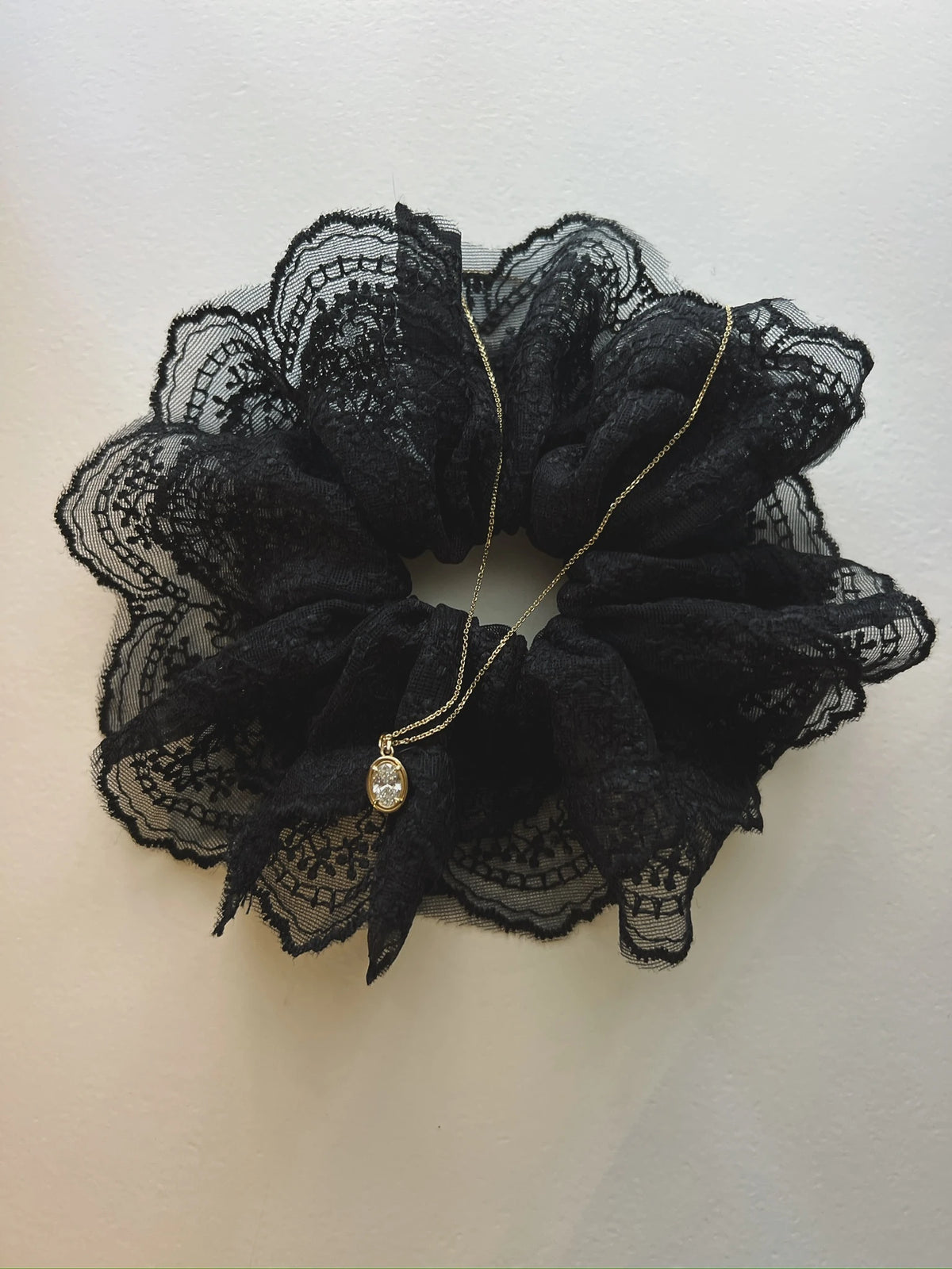 OVAL MUSE NECKLACE