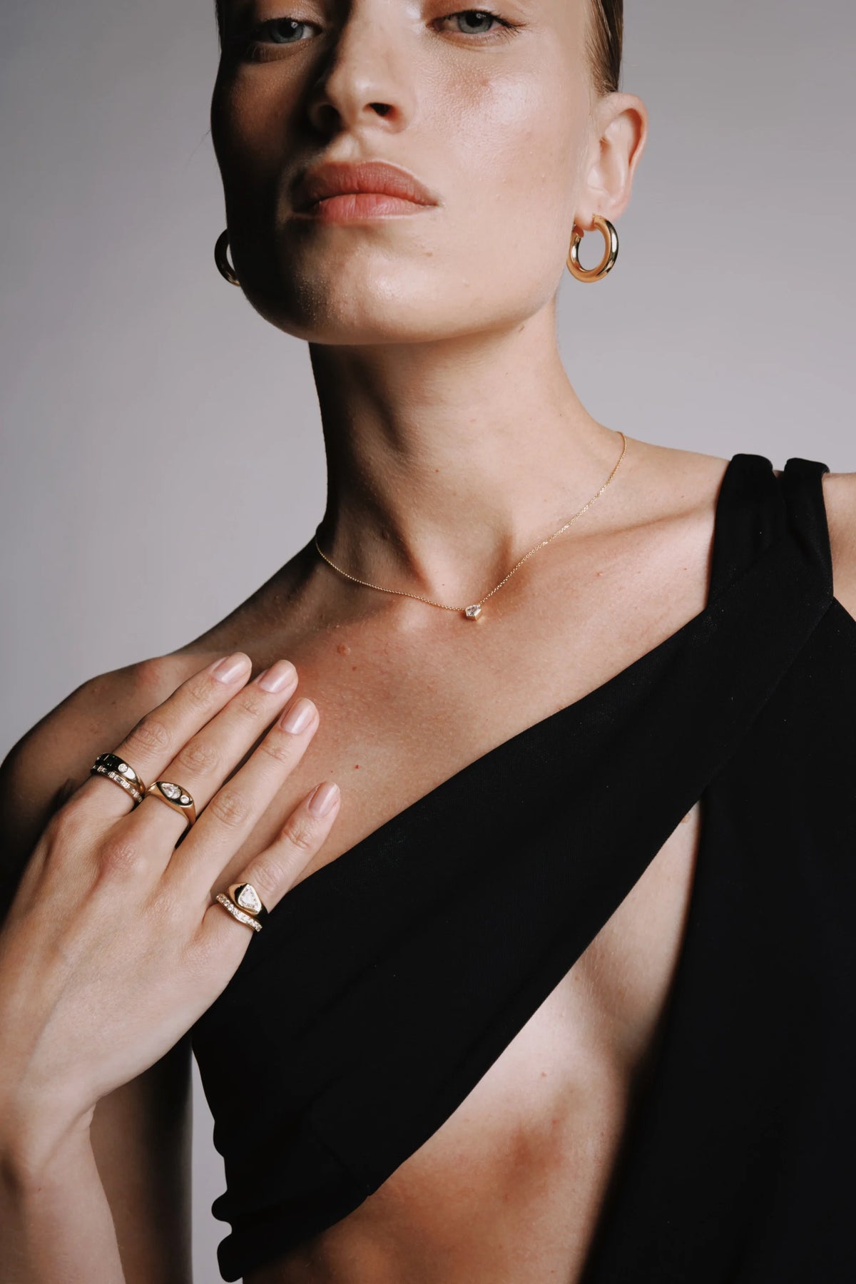 SHIELD NECKLACE