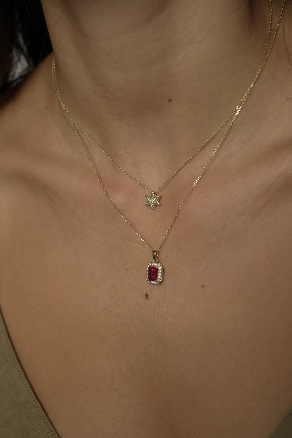 STAR OF DAVID NECKLACE WITH INLAID CENTER