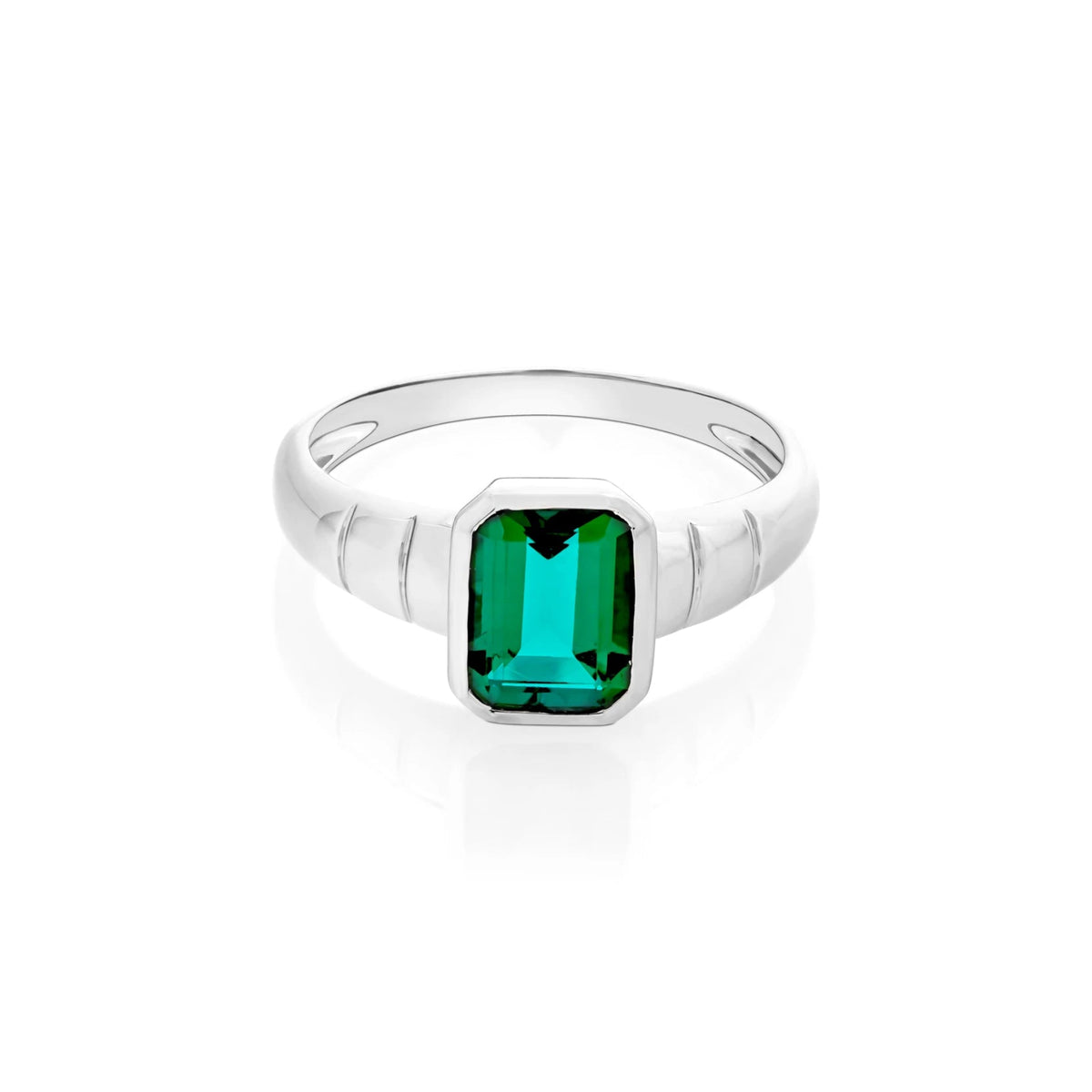 AMOR LAB-GROWN EMERALD RING.