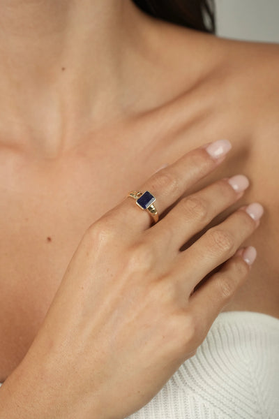 AMOR SAPPHIRE RING