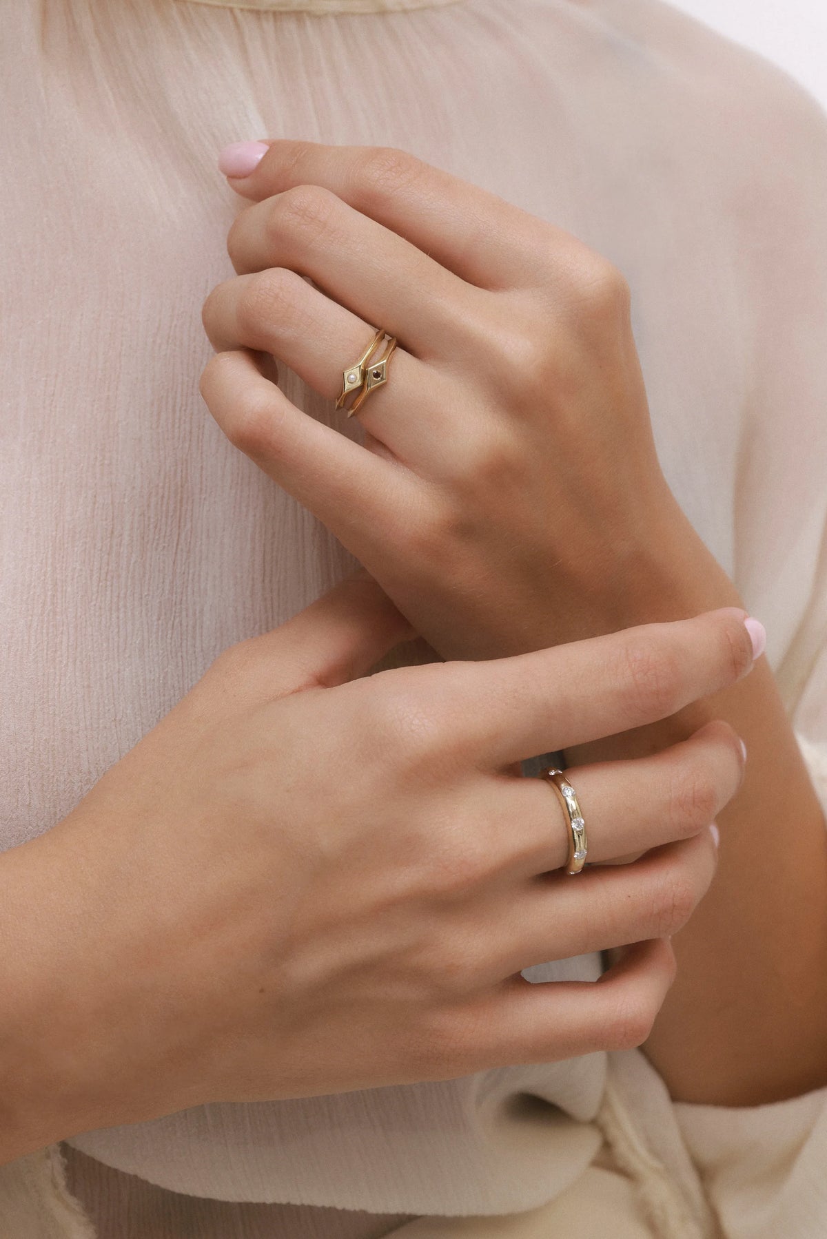 ELARA RING