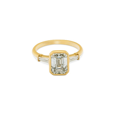 EMERALD & TAPERED BAGUETTE RING