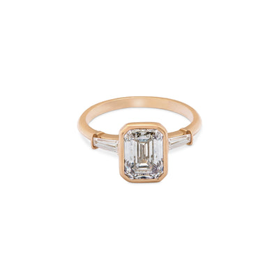 EMERALD & TAPERED BAGUETTE RING