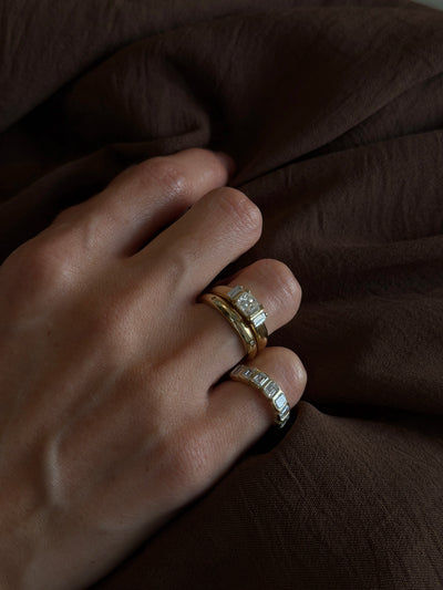 EMERALD ECHO RING