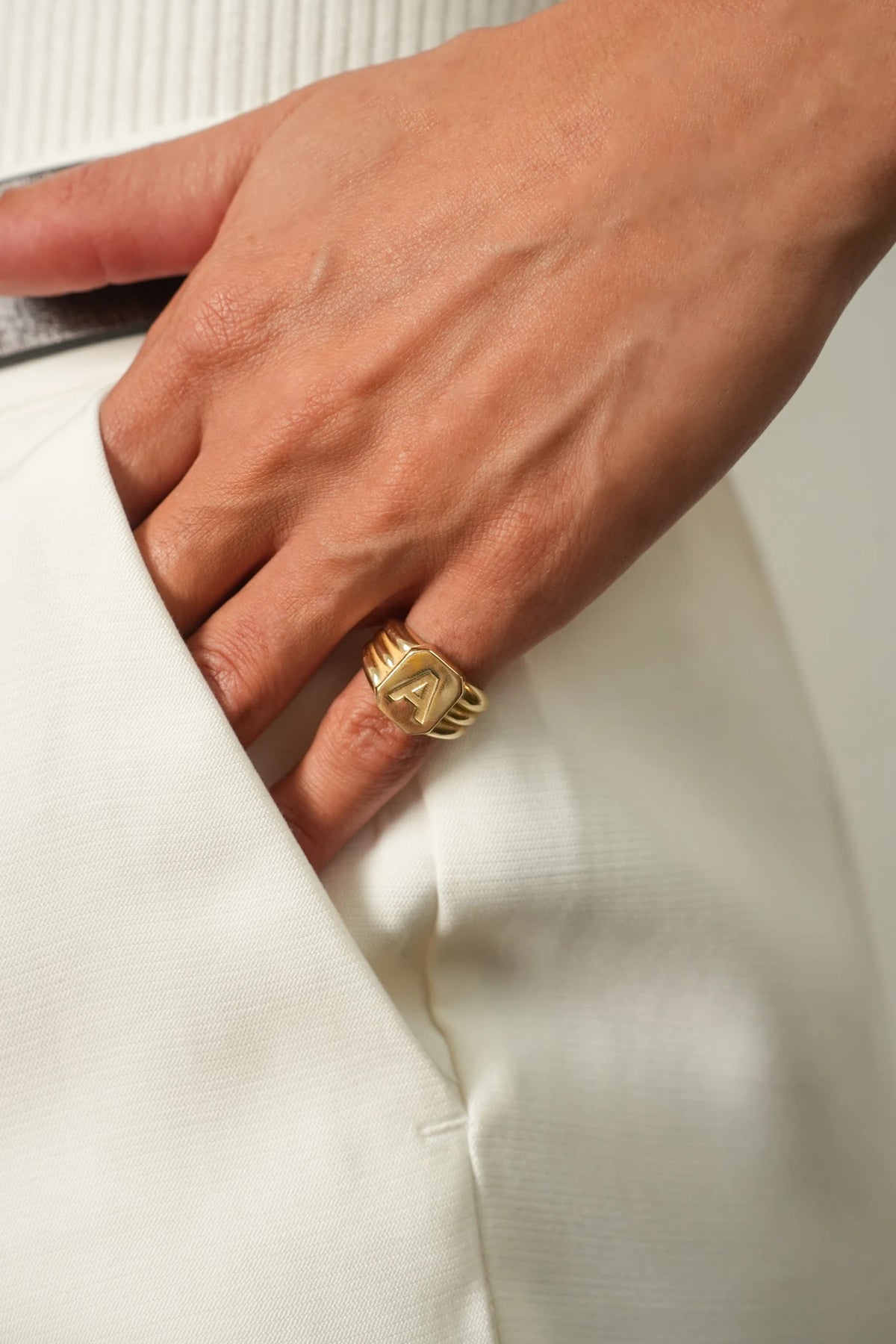 LARGE SIGNET RING