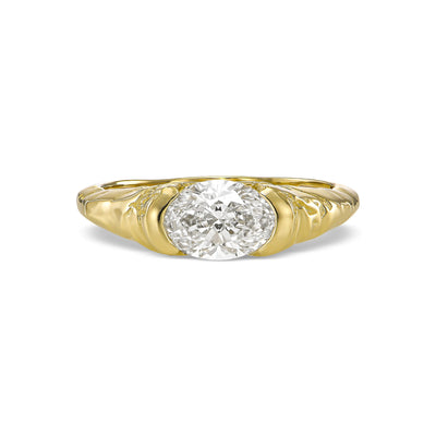 MAJESTY OVAL RING