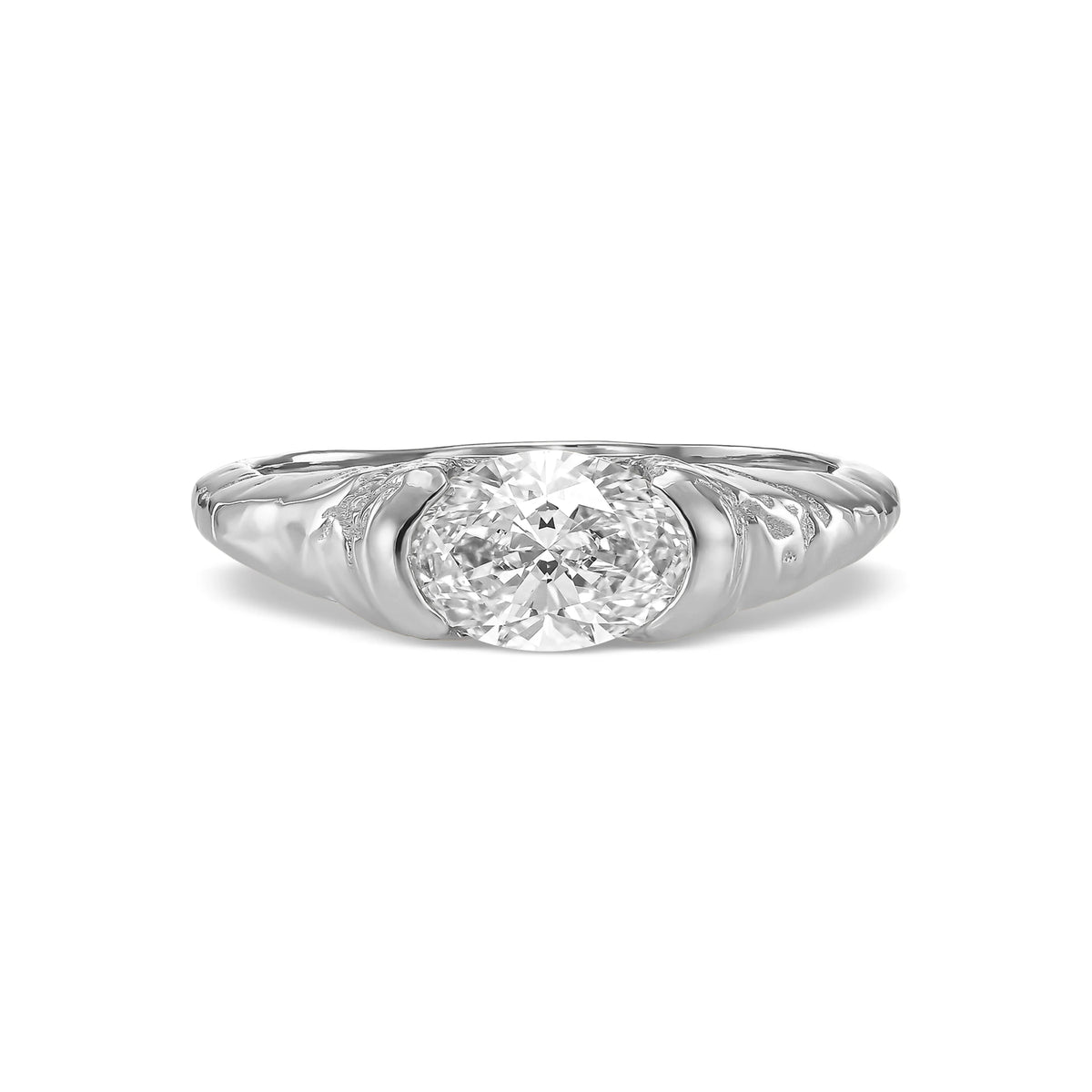 MAJESTY OVAL RING