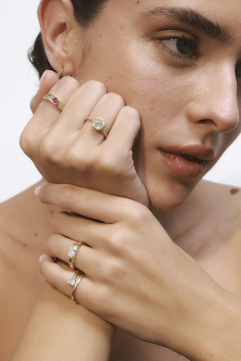 TWIN RING, Model, Hover