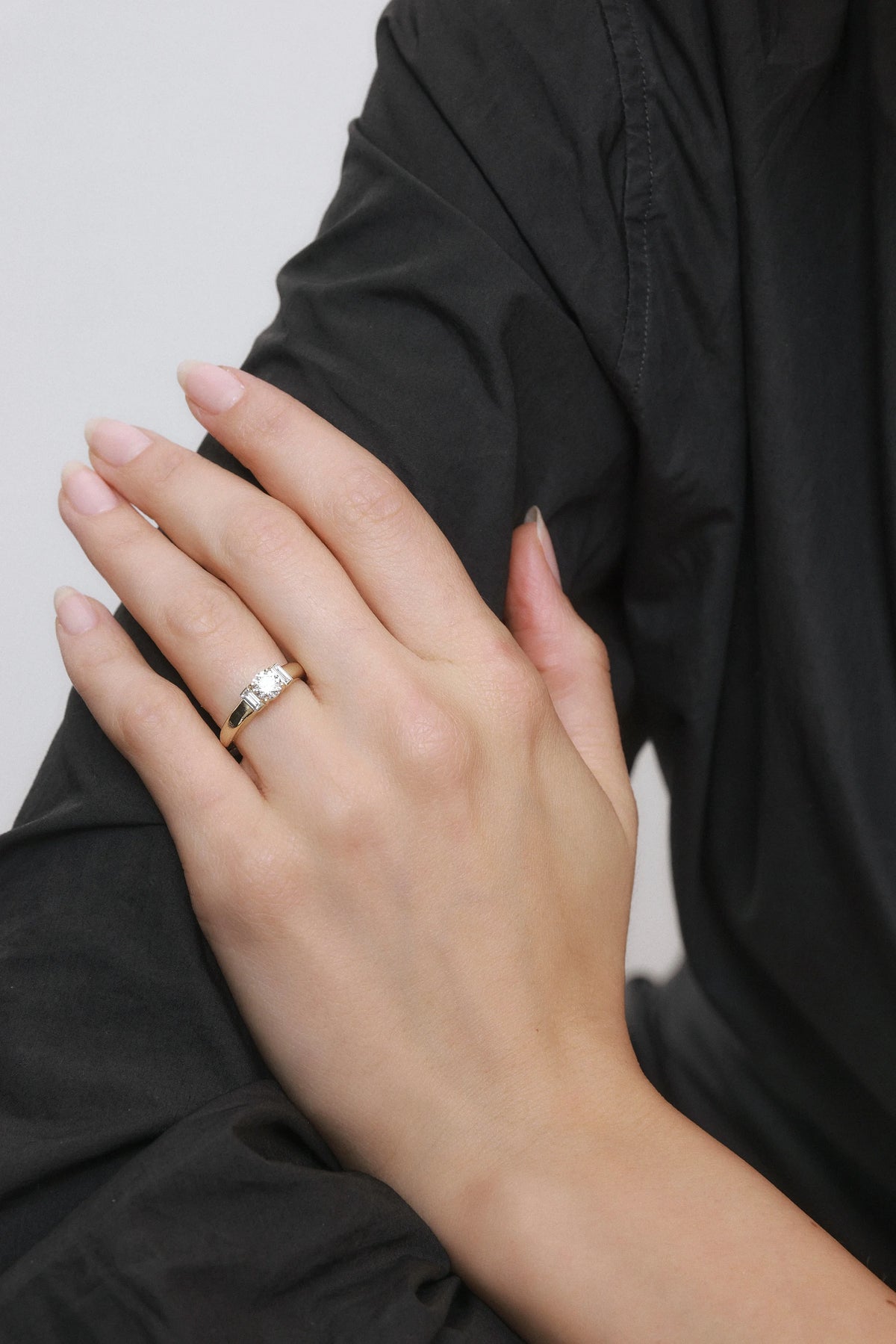 CELENE ROUND RING