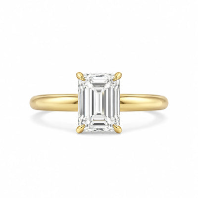 CLASSIC EMERALD RING